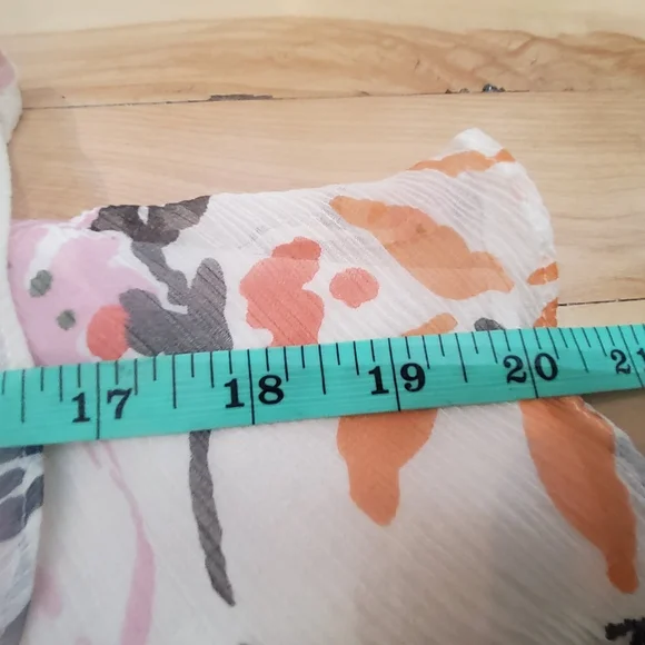 TOP   ABercRombie & Fitch - Picture 2 of 4